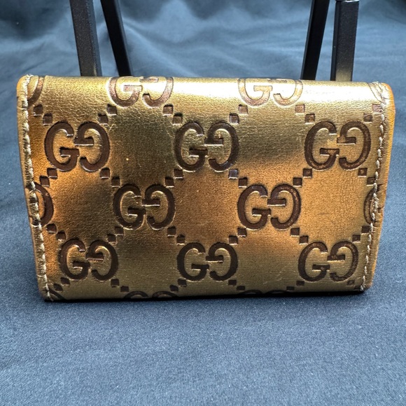 Gucci Metallic Gold GG Logo Card Key Wallet - Picture 2 of 16